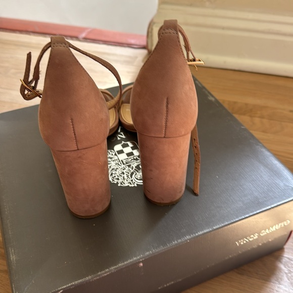 Useful sandals in great color - Picture 2 of 4